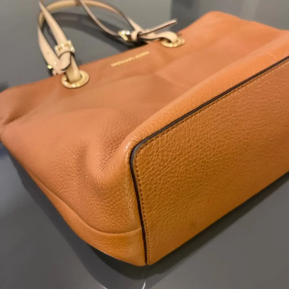 Michael Kors Bedford Pebbled Leather Brown Top Zip Pocket Handbag Tote Bag
